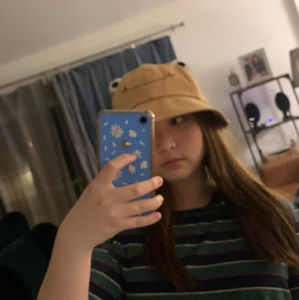 Meet your Posher, Deborah